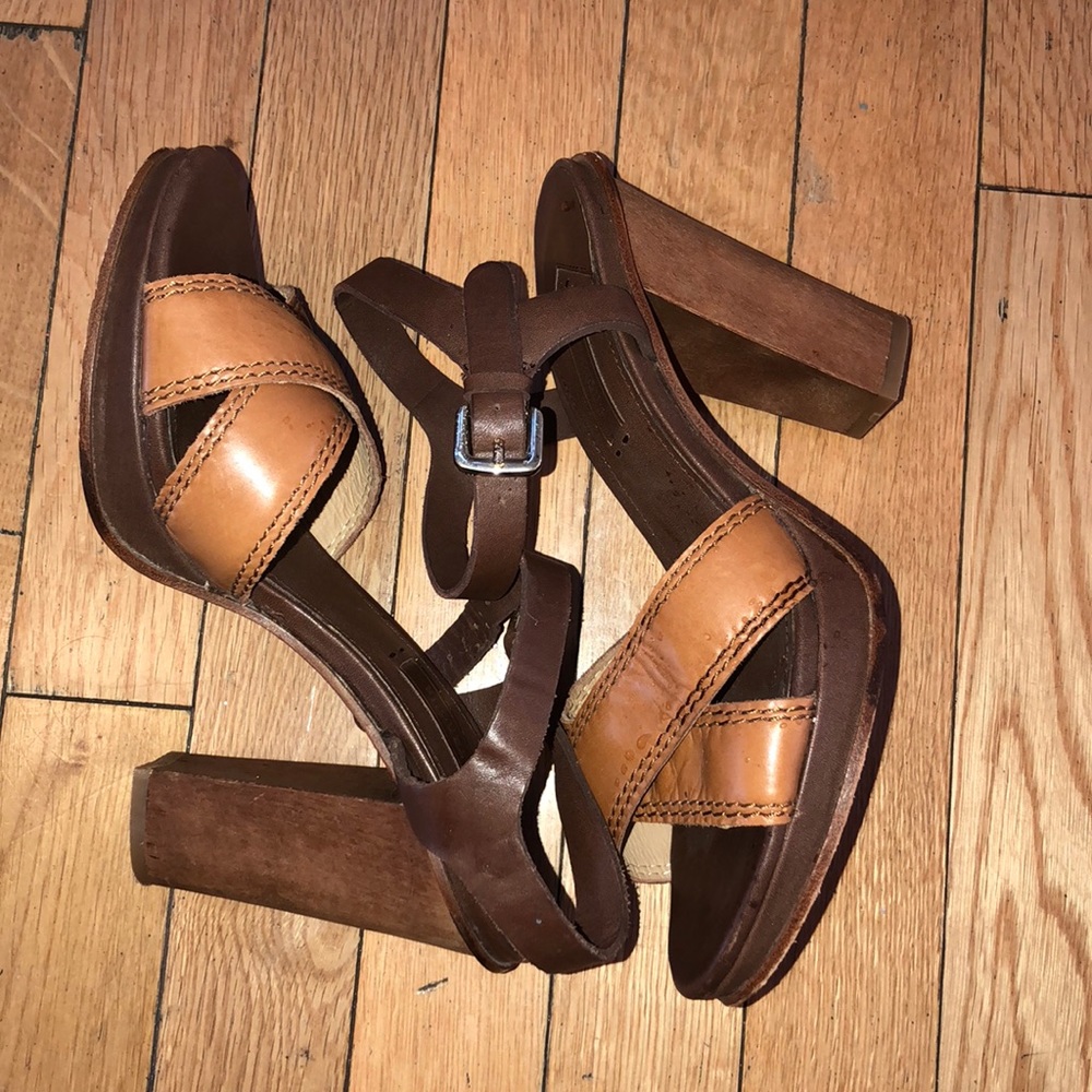 Utercue 3.5in. Leather Sandals